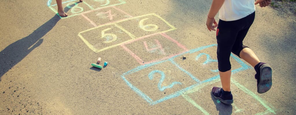 Encouraging Outdoor Play can Greatly Benefit Your Child!